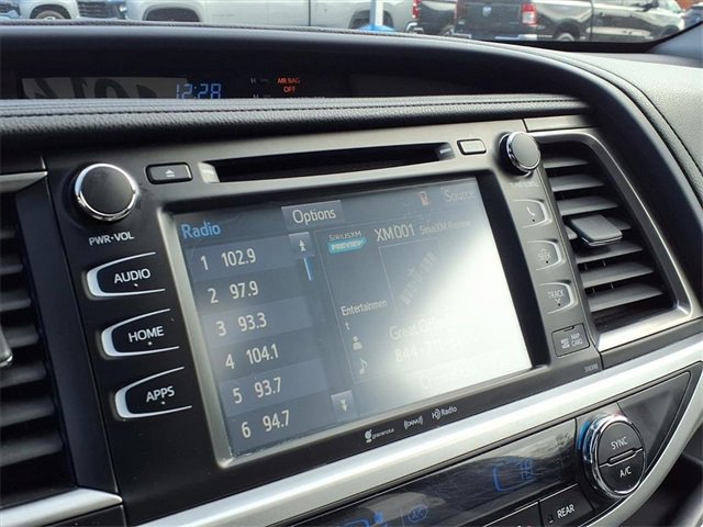 Used 2019 Toyota Highlander XLE image 10