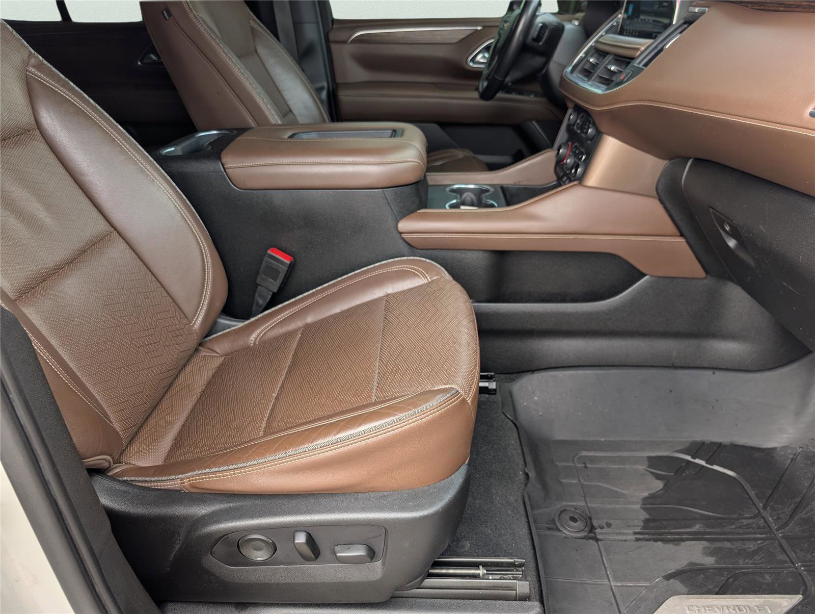 Used 2021 Chevrolet Tahoe High Country image 32