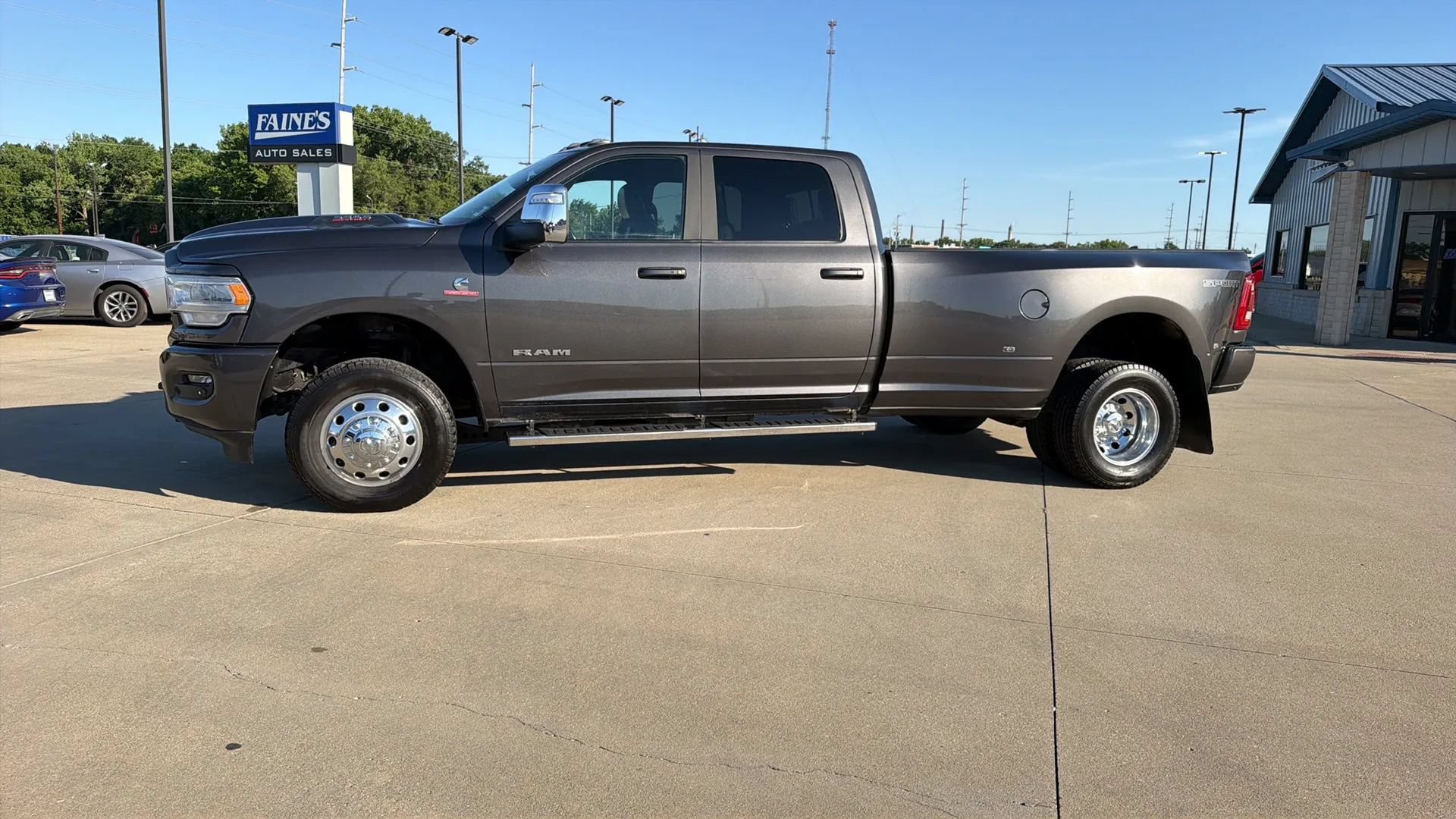 Used 2023 RAM 3500 Laramie AWD/4WD image 8