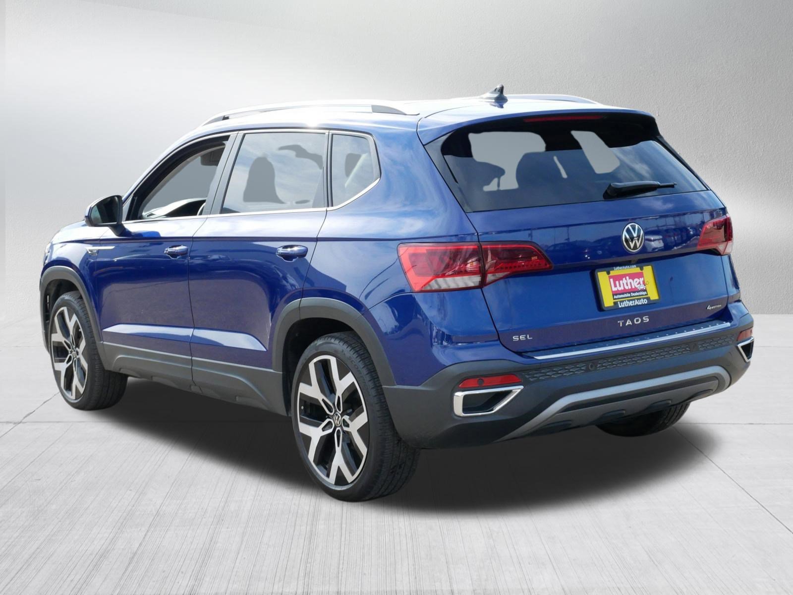 Used 2023 Volkswagen Taos SEL image 5