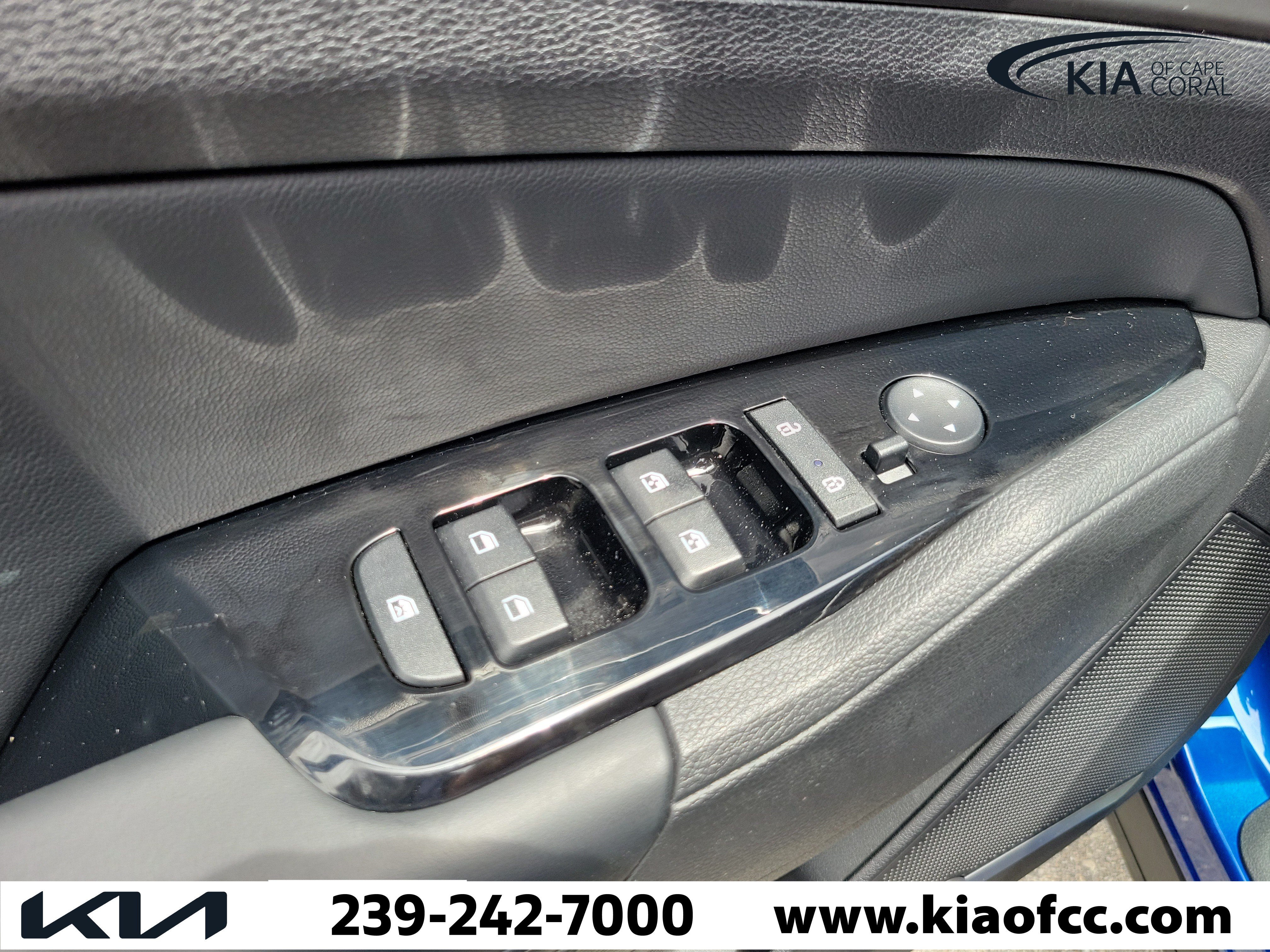 Certified 2025 Kia Sportage EX FWD image 21