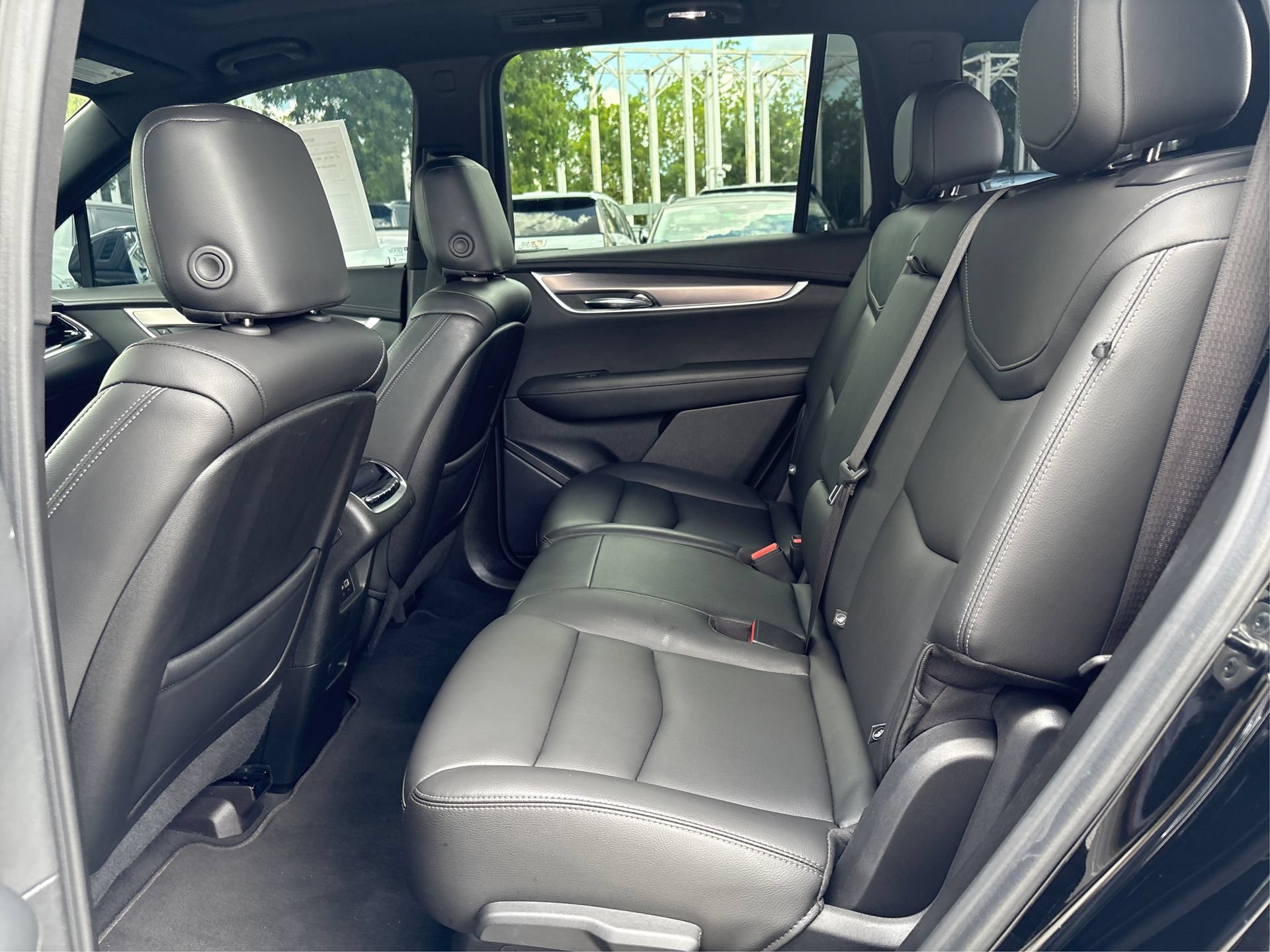 Certified 2024 Cadillac XT6 Luxury FWD image 12