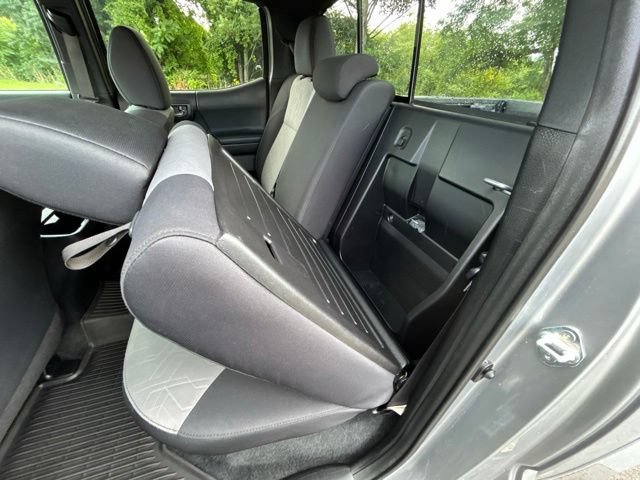 Used 2021 Toyota Tacoma TRD Sport AWD/4WD image 39