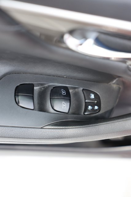 Used 2015 Nissan Altima 3.5 SL FWD image 13