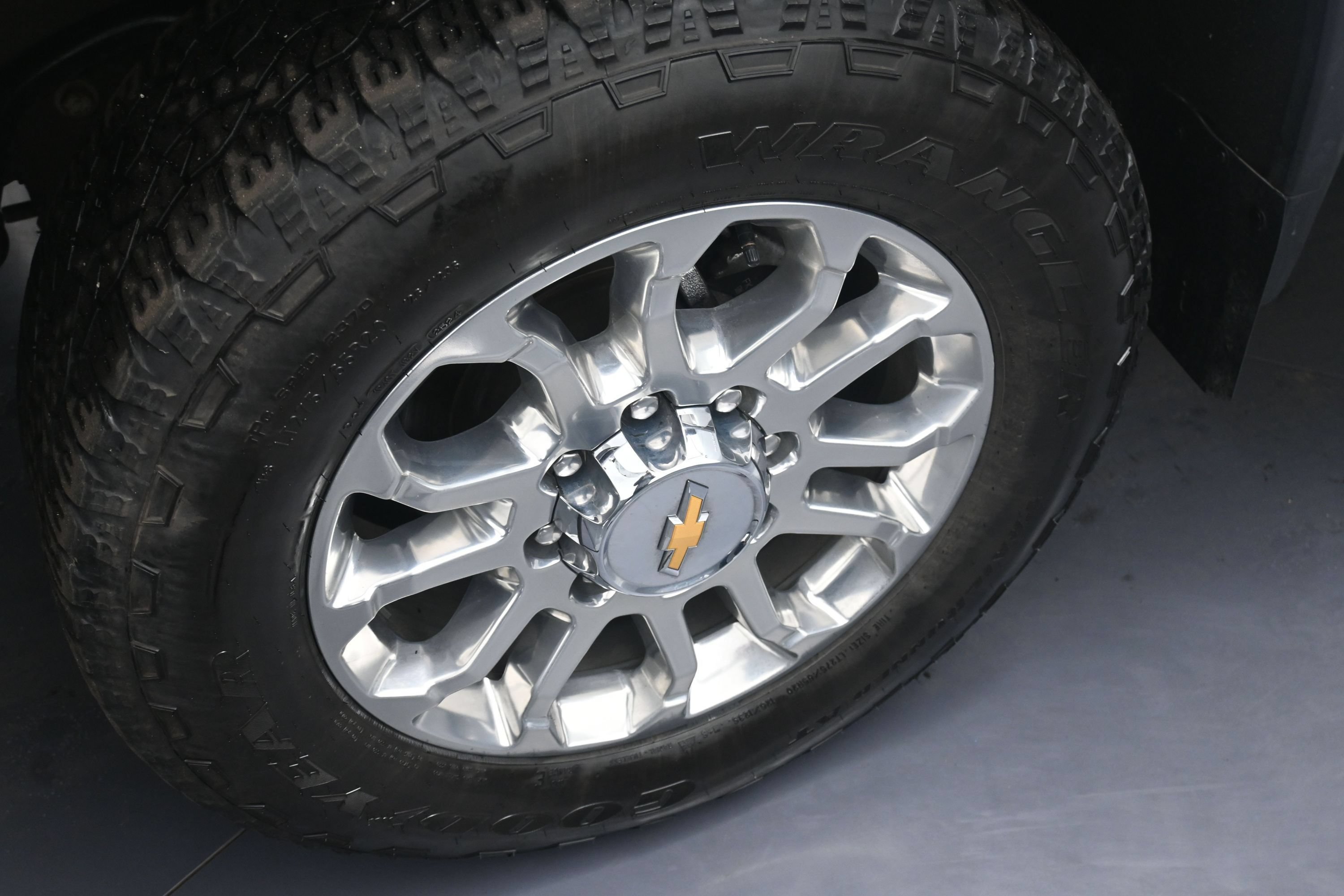 Used 2024 Chevrolet Silverado 2500 LTZ w/ LTZ Plus Package AWD/4WD image 13