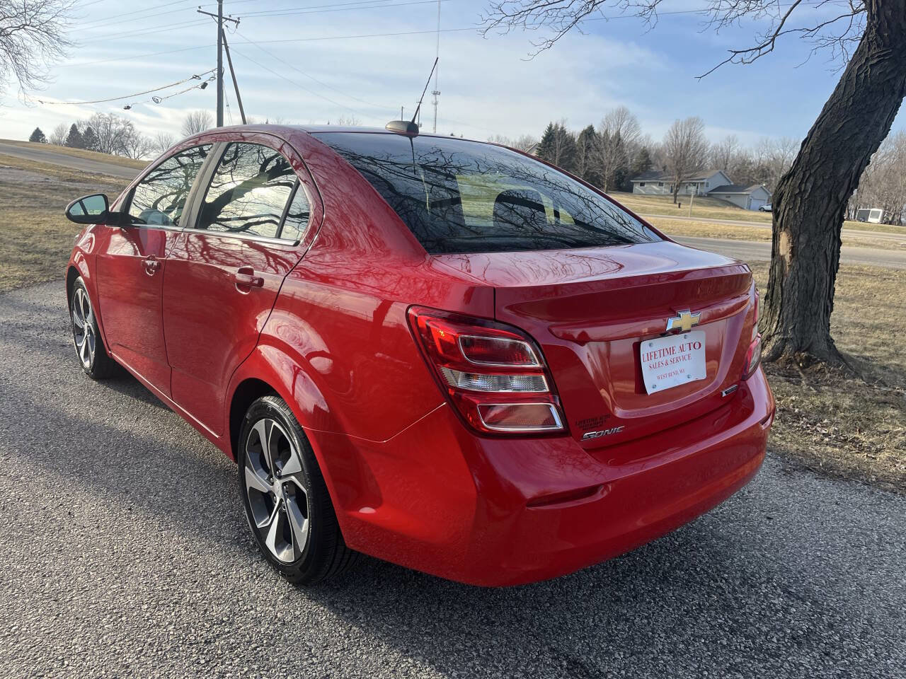 Used 2020 Chevrolet Sonic Premier FWD image 3