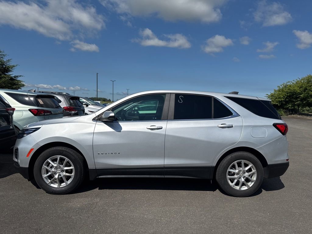 Used 2022 Chevrolet Equinox LT FWD image 2