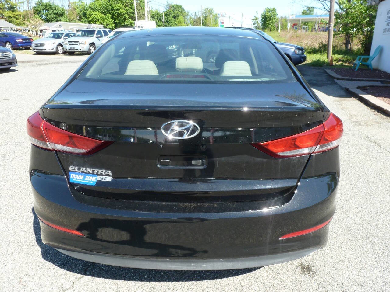 Used 2018 Hyundai Elantra SE FWD image 6