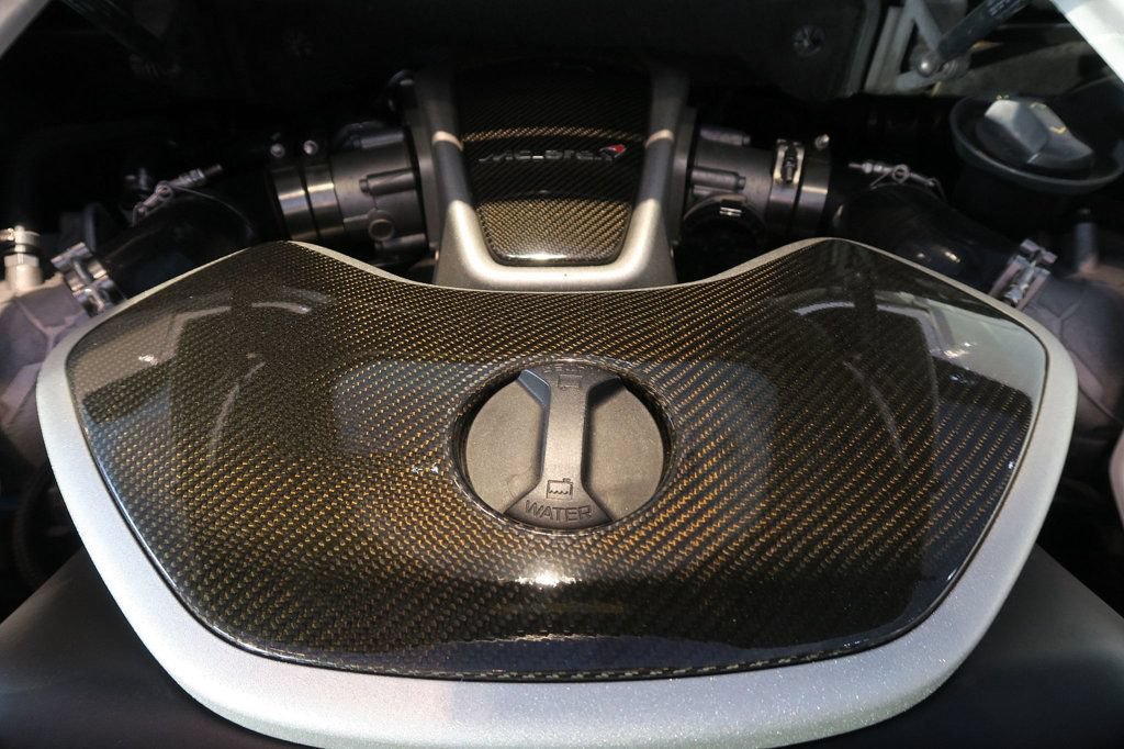 Used 2015 McLaren 650S Spider RWD image 25