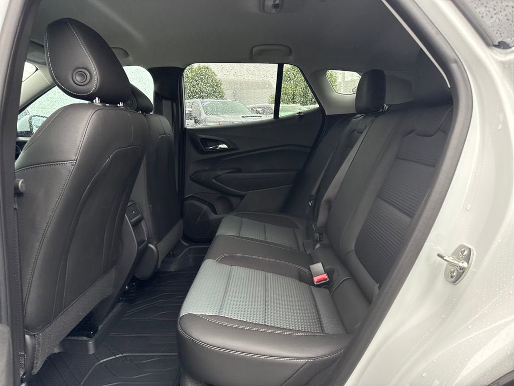 New 2026 Chevrolet Trax LT w/ LT Convenience Package FWD image 12