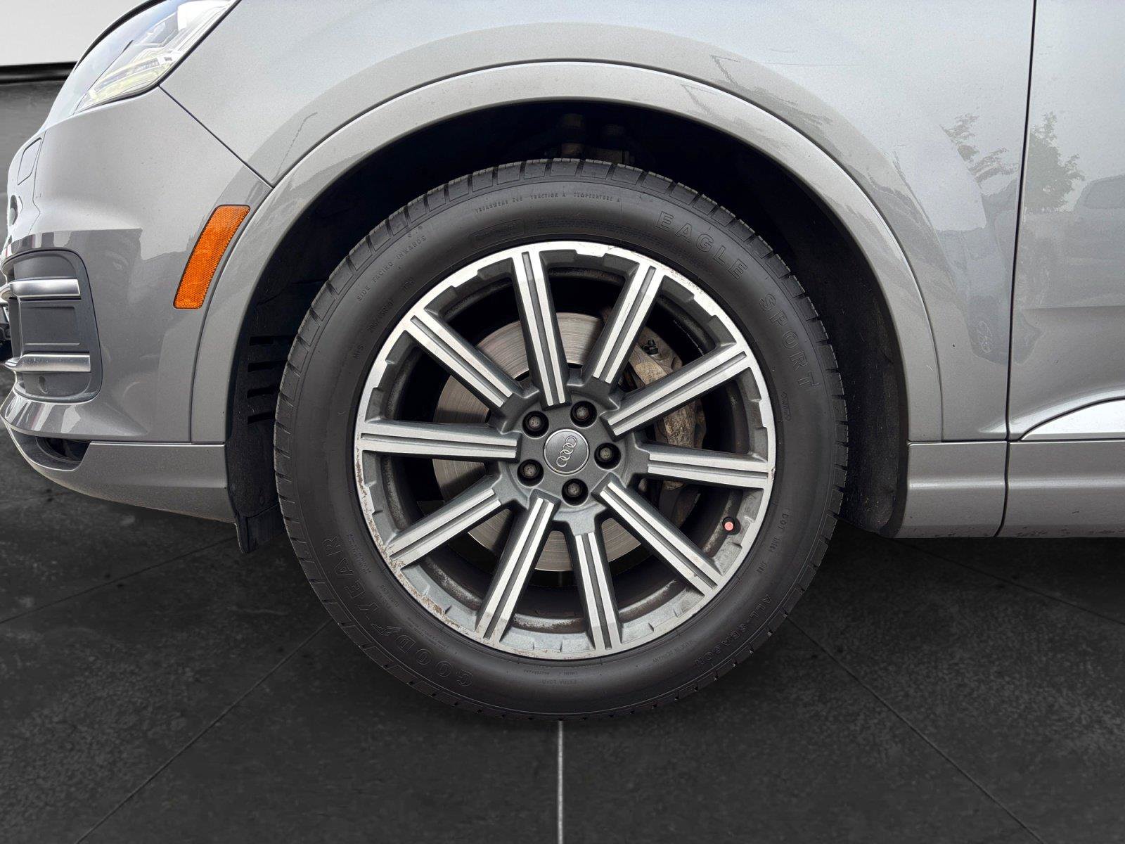 Used 2018 Audi Q7 3.0T Prestige AWD/4WD image 9