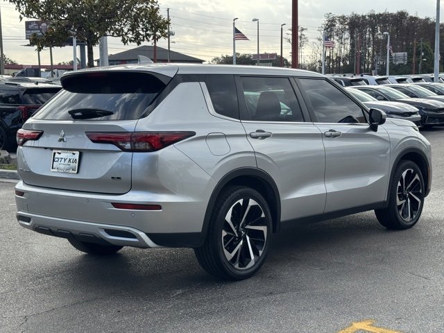 Used 2023 Mitsubishi Outlander SE image 5