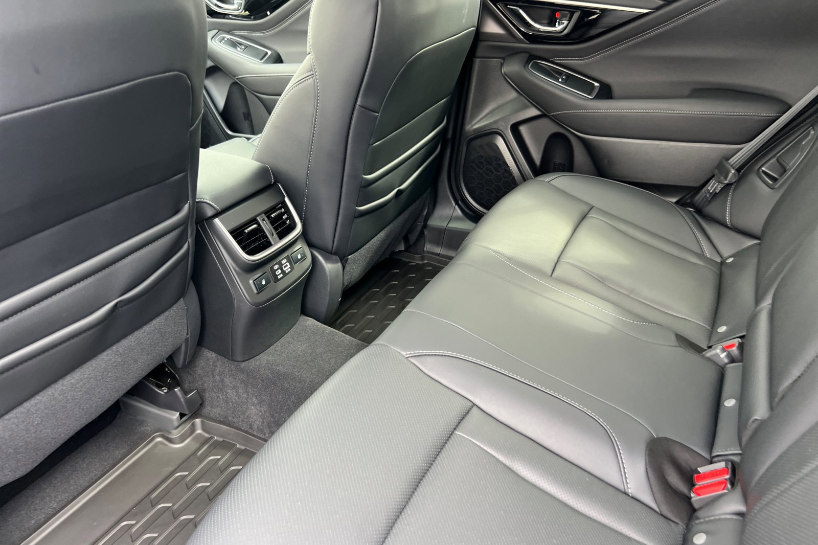 New 2025 Subaru Outback Touring w/ Popular Package #2 image 12