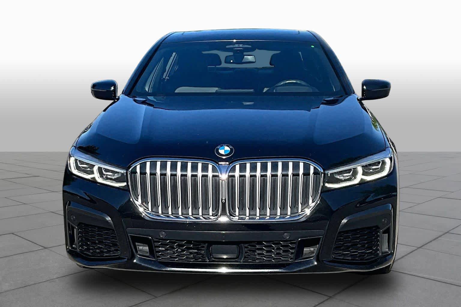 Used 2020 BMW 750i xDrive w/ Executive Package AWD/4WD image 3