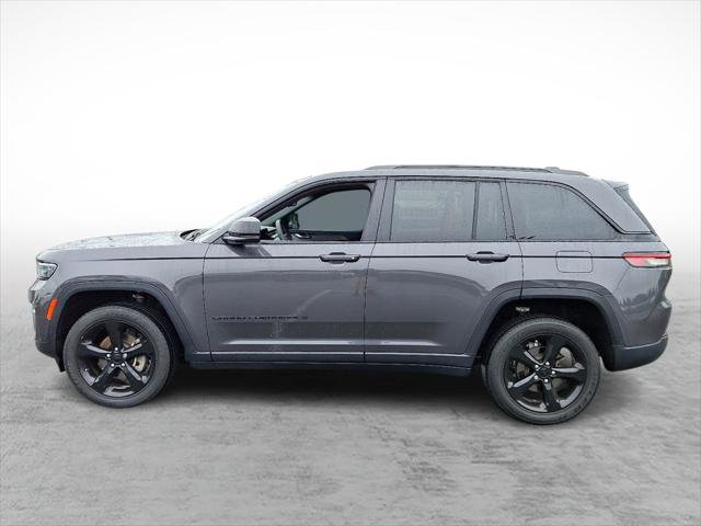Certified 2023 Jeep Grand Cherokee Altitude image 2