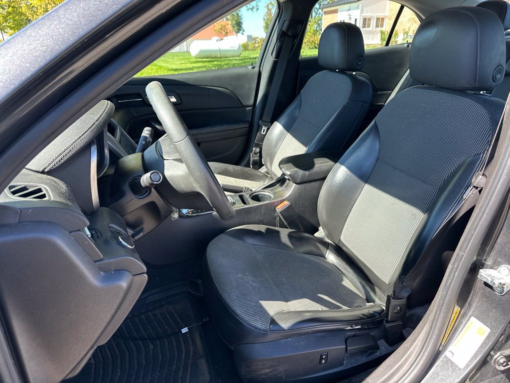 Used 2015 Chevrolet Malibu LT FWD image 15