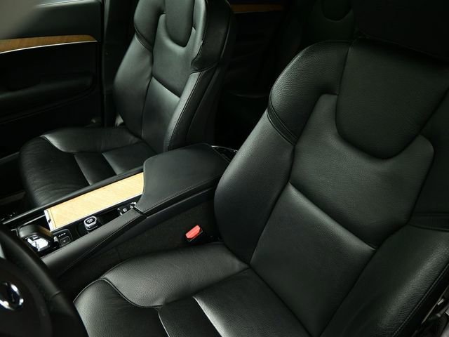 Used 2023 Volvo XC90 B6 Plus w/ Protection Package image 56