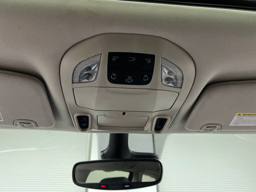 Used 2024 Chrysler Pacifica Limited FWD image 77