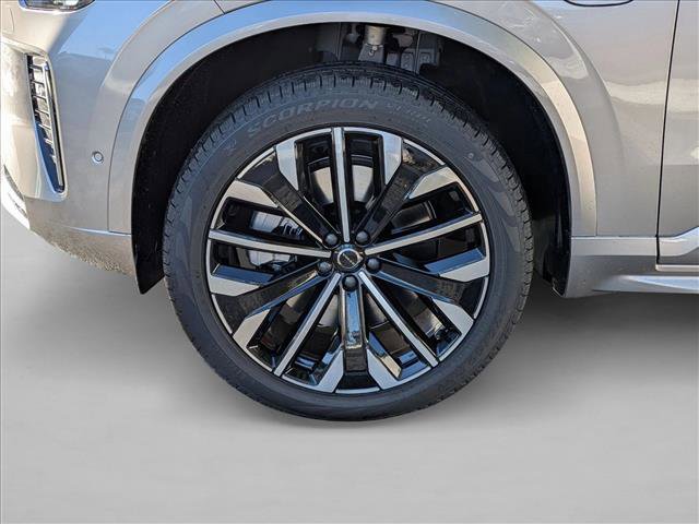 New 2026 Volvo XC90 T8 Plus w/ Protection Package Premier image 11