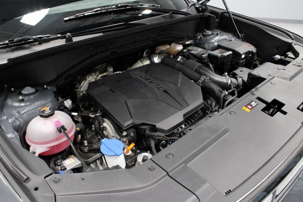 Used 2025 Hyundai Santa Fe SEL FWD image 16