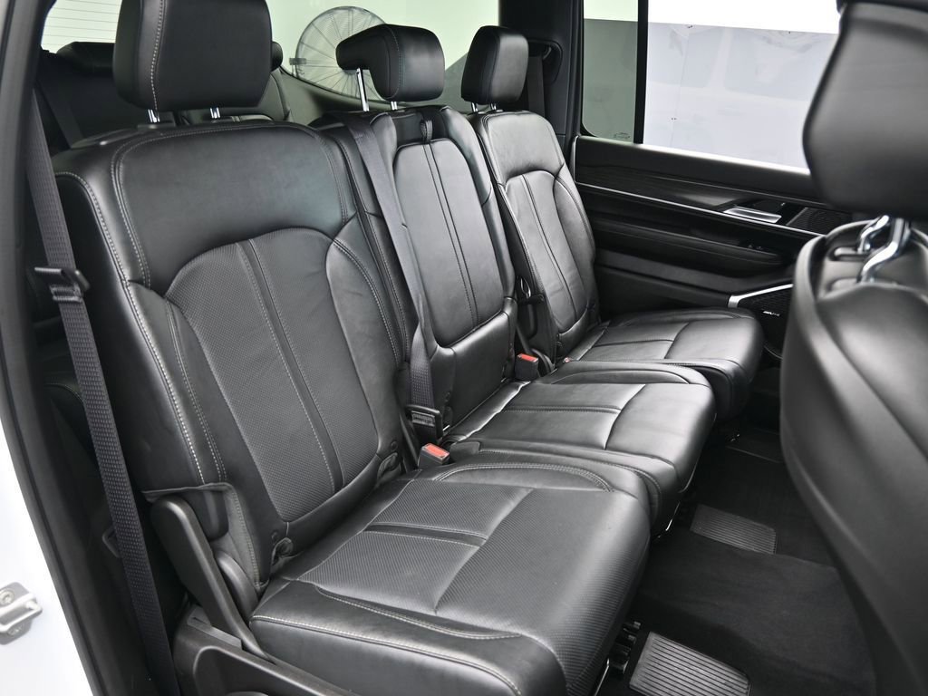 Used 2023 Jeep Wagoneer Series III w/ Preferred Equipment Group image 46