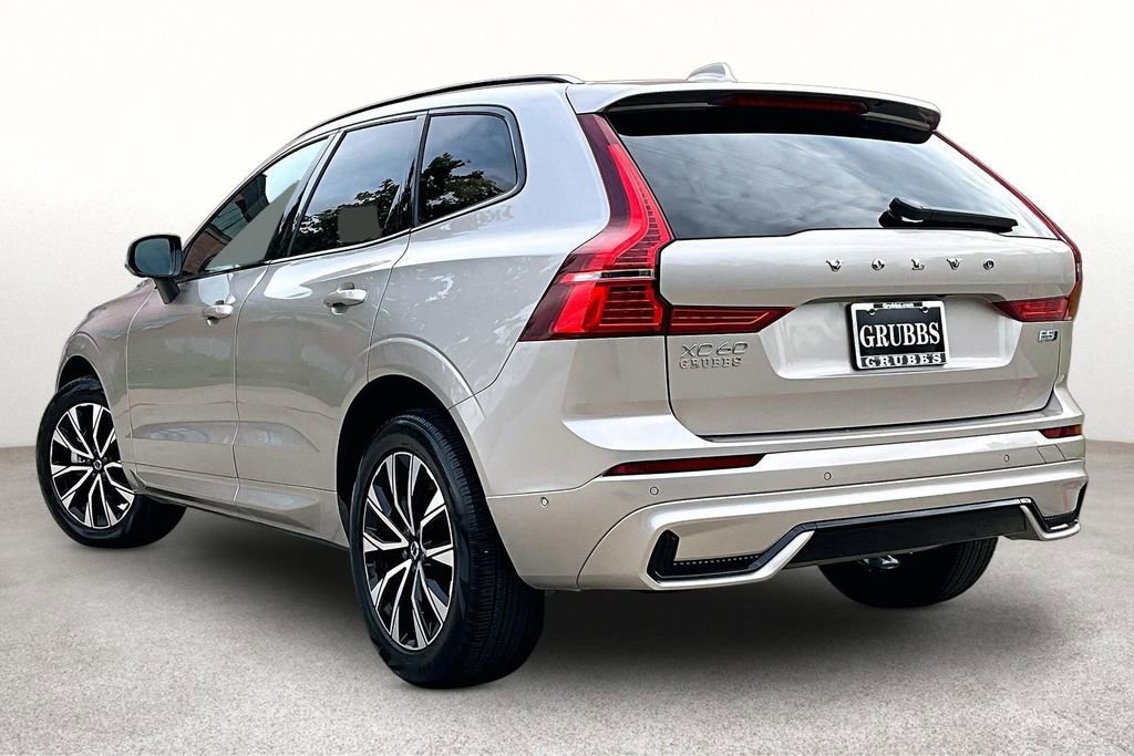 Used 2025 Volvo XC60 B5 Plus AWD/4WD image 16