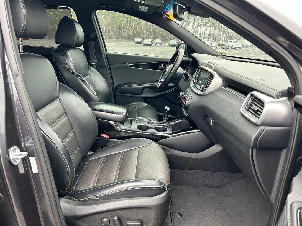 Used 2019 Kia Sorento SX image 12