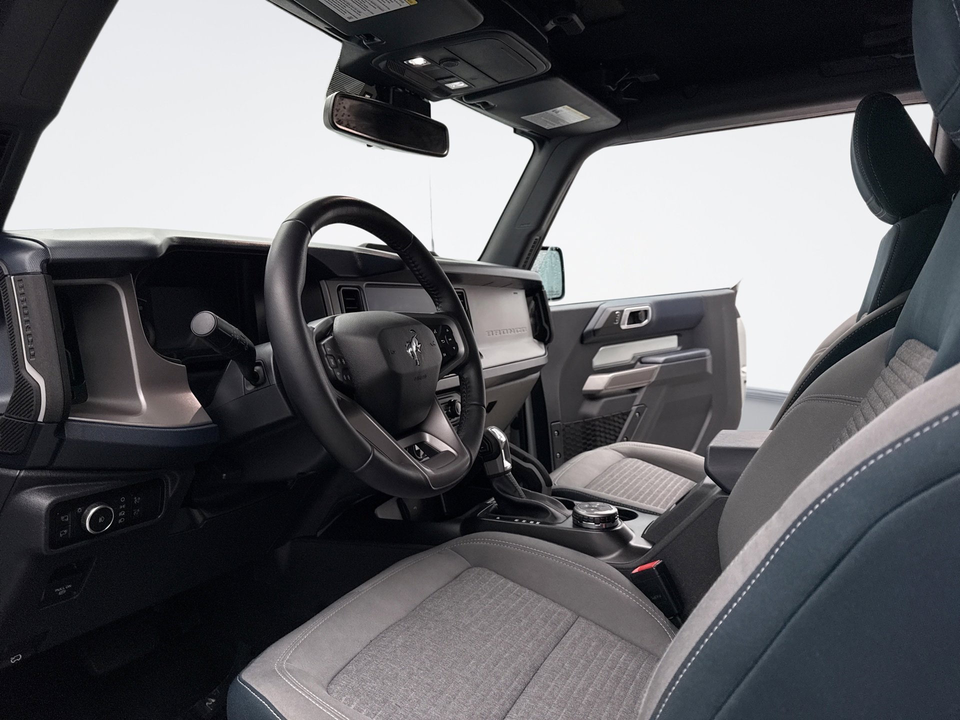 Used 2023 Ford Bronco Outer Banks image 9