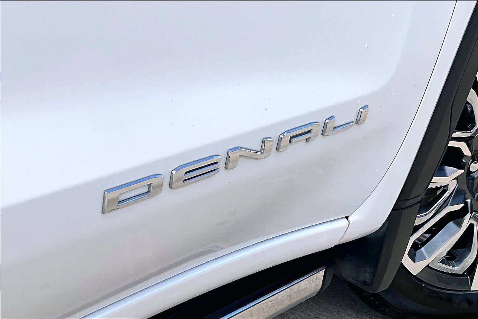 Used 2023 GMC Sierra 1500 Denali Ultimate AWD/4WD image 10