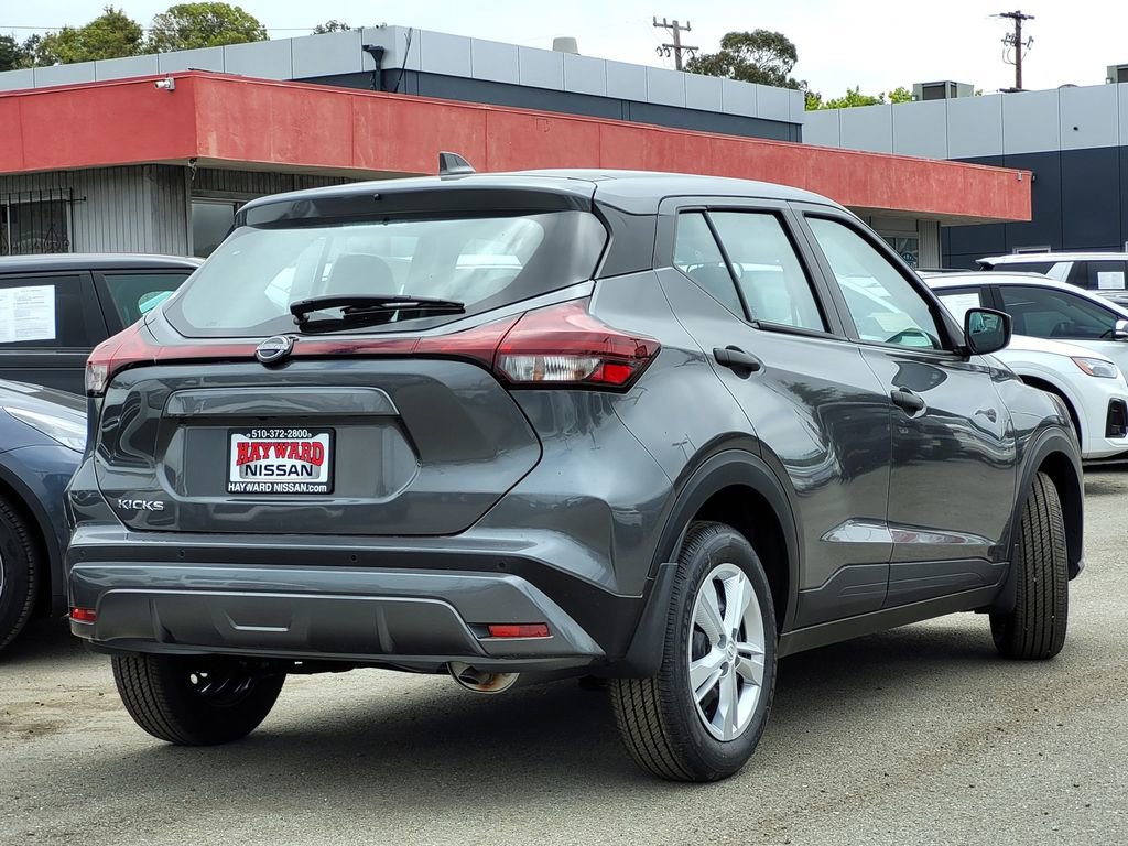 New 2025 Nissan Kicks Play S FWD image 4