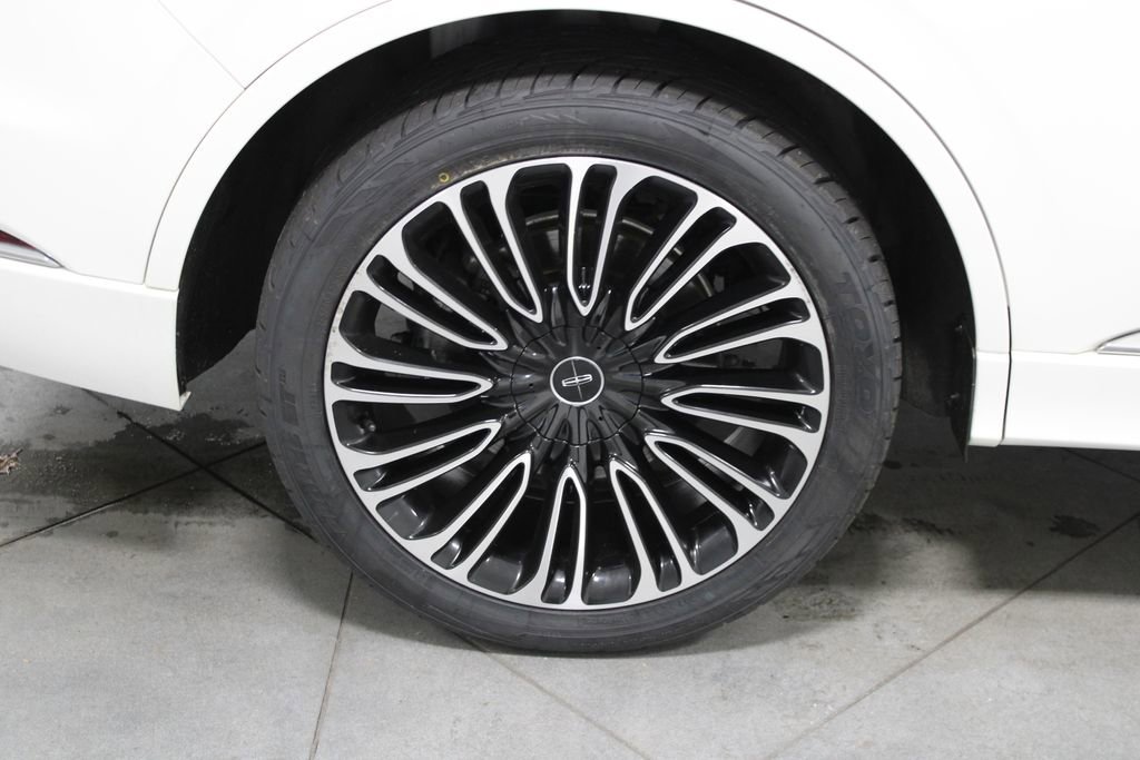 Used 2022 Lincoln Aviator Black Label w/ Dynamic Handling Package image 14