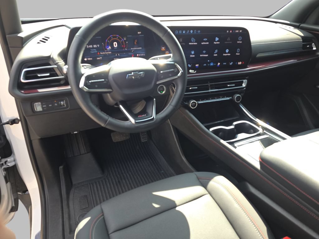 Used 2025 Chevrolet Traverse Z71 w/ Driver Confidence Package AWD/4WD image 18
