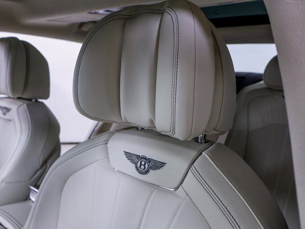 Used 2024 Bentley Flying Spur V8 image 14
