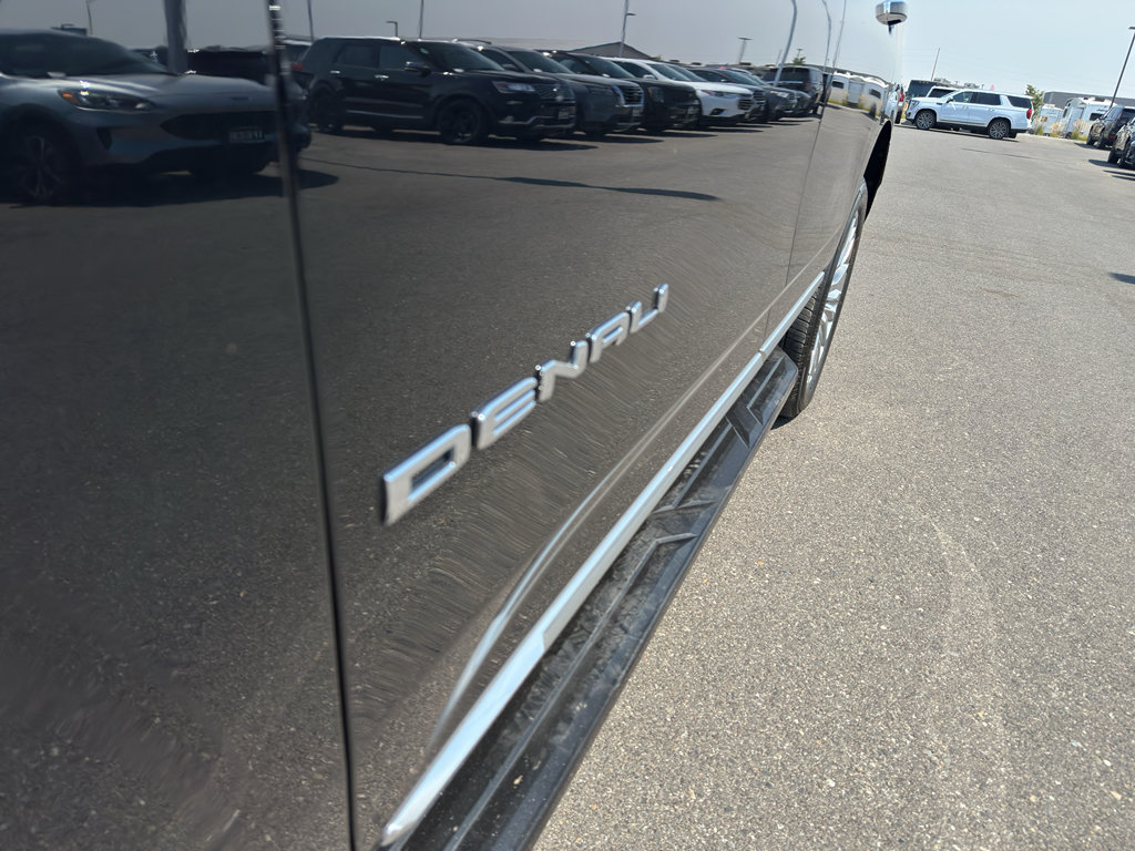 Used 2024 GMC Yukon Denali AWD/4WD image 11