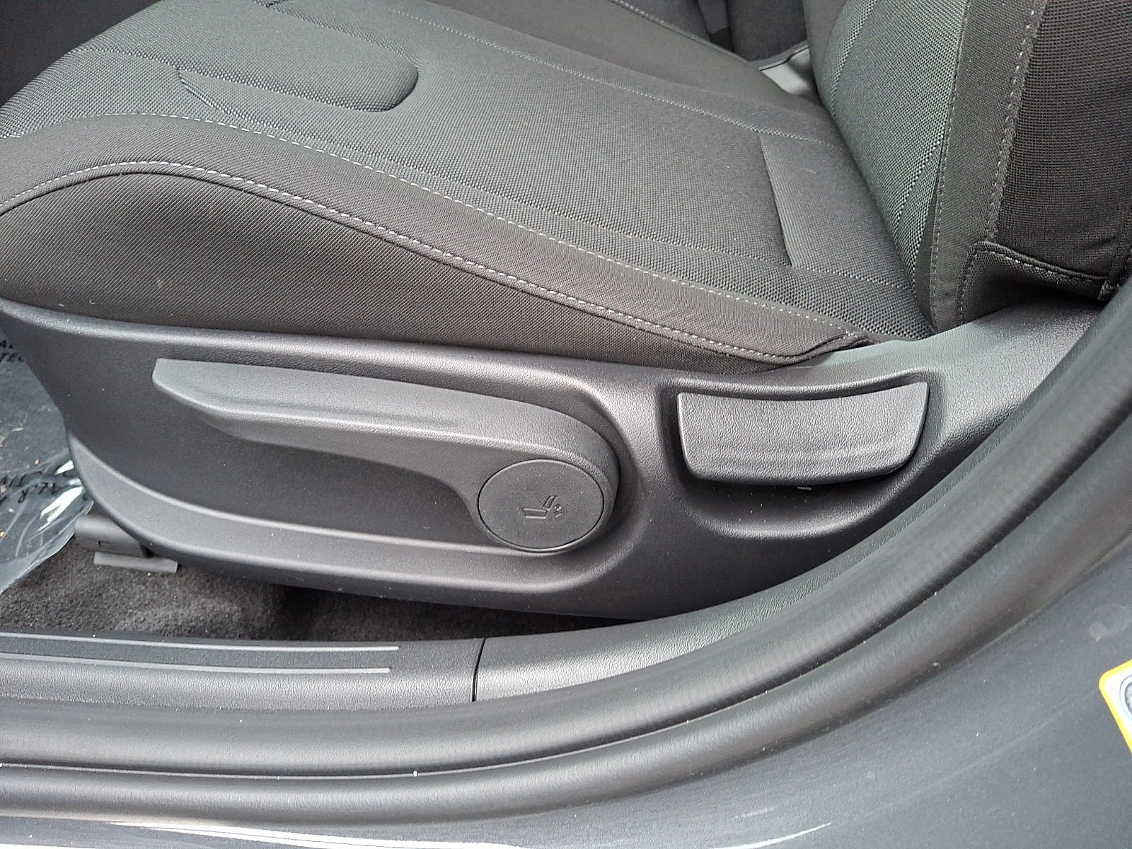 Used 2026 Hyundai Elantra SE FWD image 15