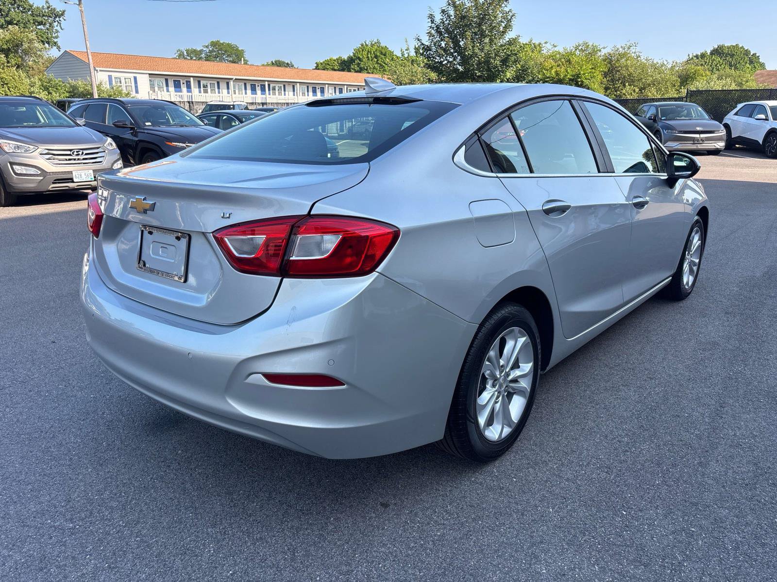 Used 2019 Chevrolet Cruze LT w/ Convenience Package FWD image 5