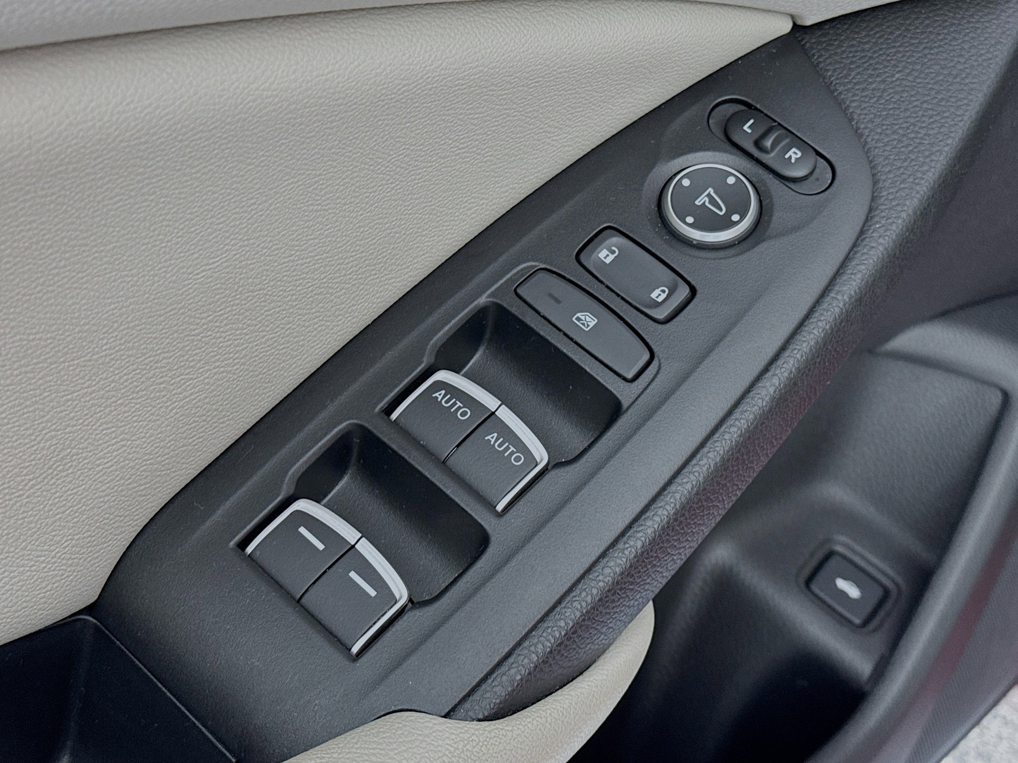 Certified 2021 Honda Accord EX-L image 17