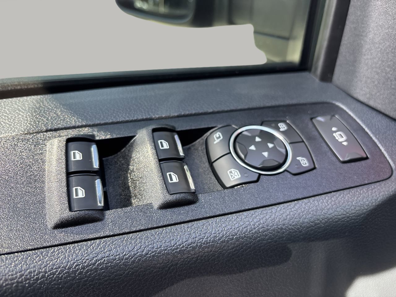 Used 2022 Ford F450 Platinum w/ FX4 Off-Road Package AWD/4WD image 26