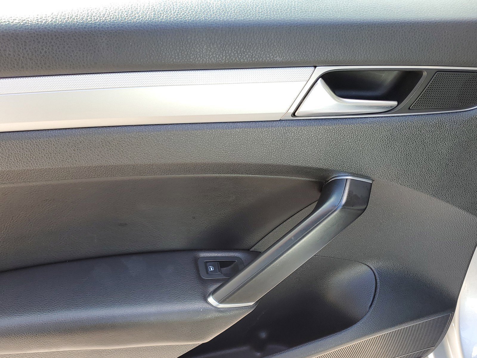 Used 2019 Volkswagen Passat 2.0T Wolfsburg image 13