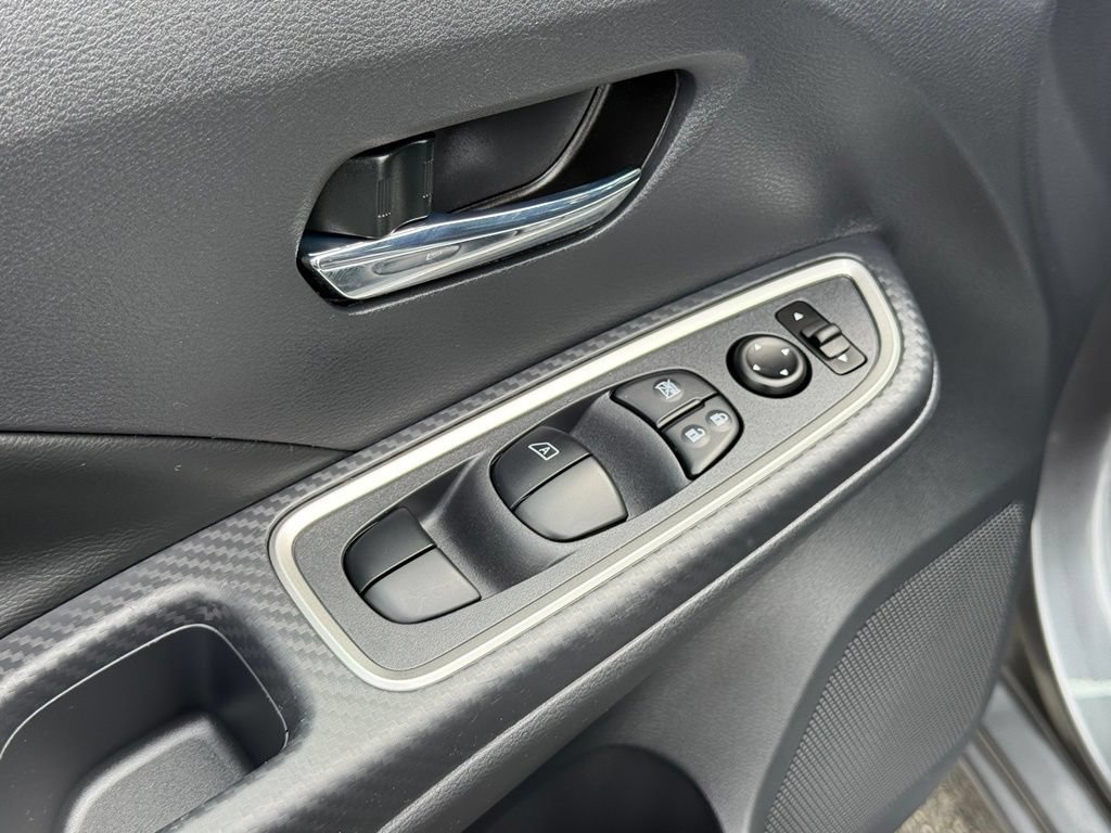 Certified 2025 Nissan Versa SR w/ Trunk Package FWD image 17