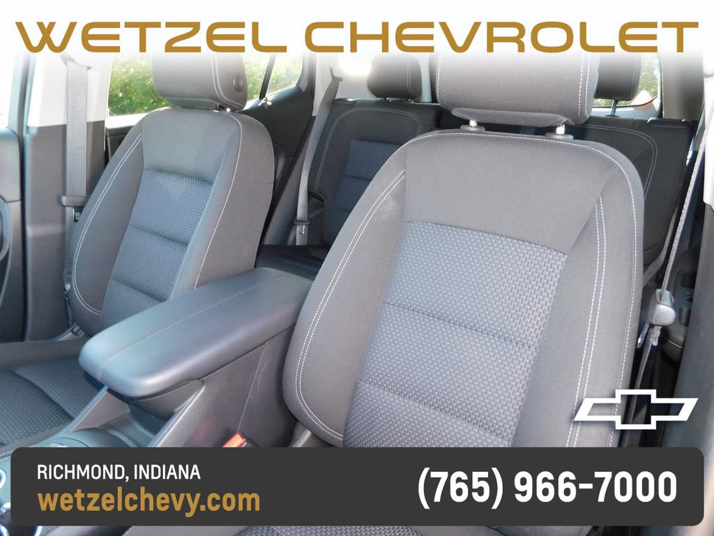 Used 2023 GMC Terrain SLE w/ Driver Convenience Package FWD image 15