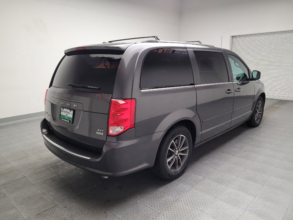 Used 2017 Dodge Grand Caravan SXT FWD image 9