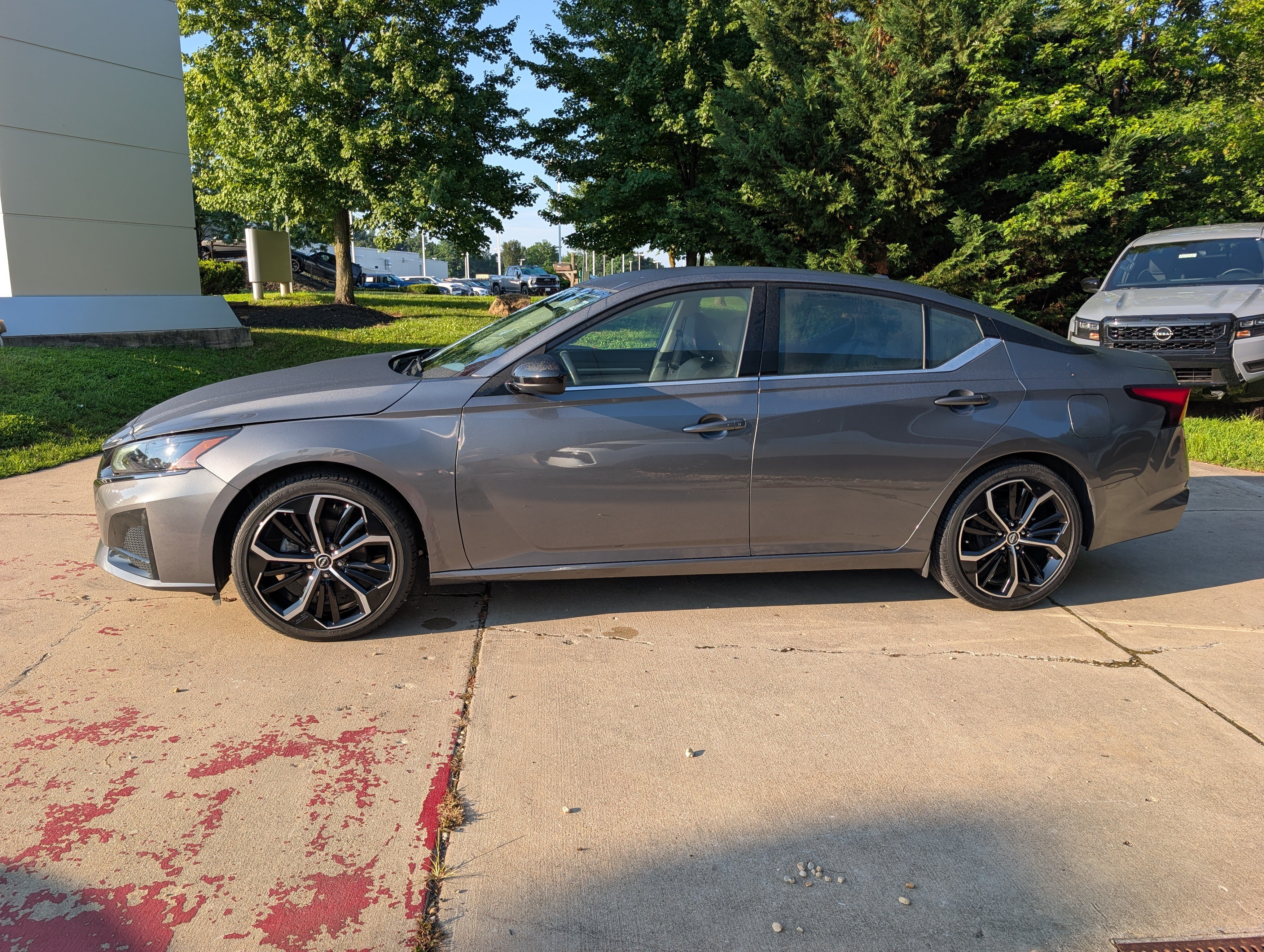Used 2024 Nissan Altima 2.5 SR FWD image 6
