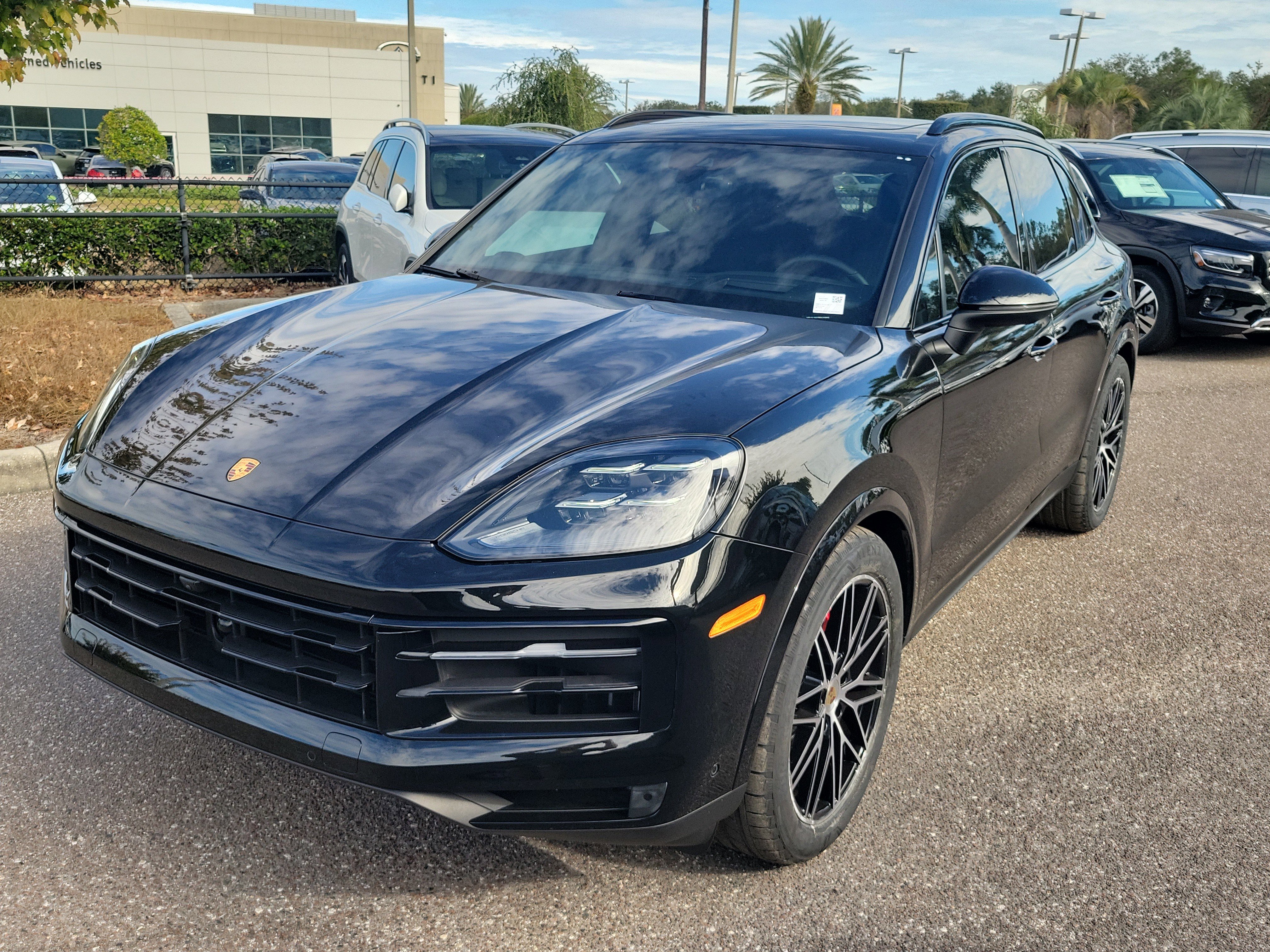 Used 2024 Porsche Cayenne S image 2