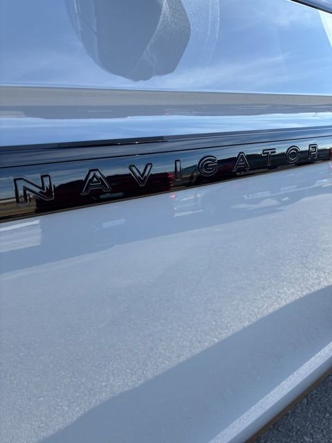 New 2025 Lincoln Navigator L Reserve w/ Jet Appearance Package image 10
