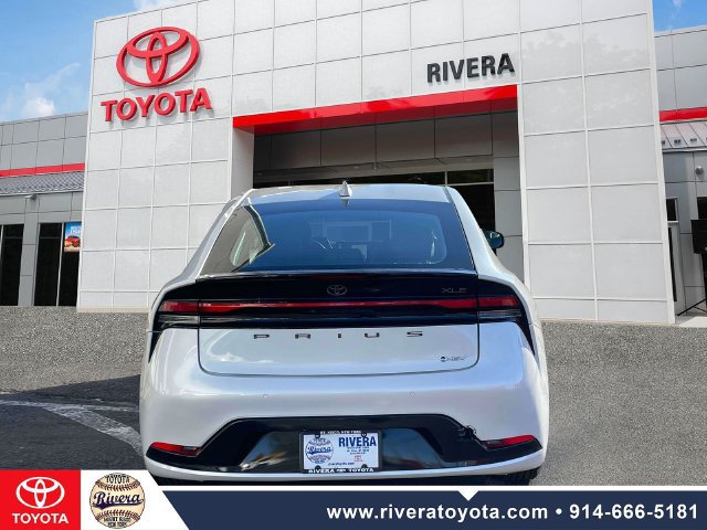 Used 2023 Toyota Prius XLE AWD/4WD image 8