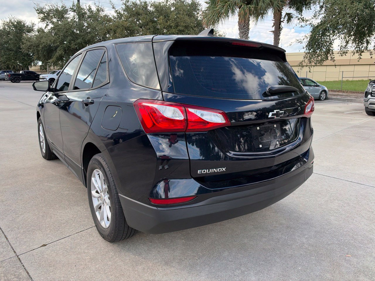 Used 2020 Chevrolet Equinox LS FWD image 3
