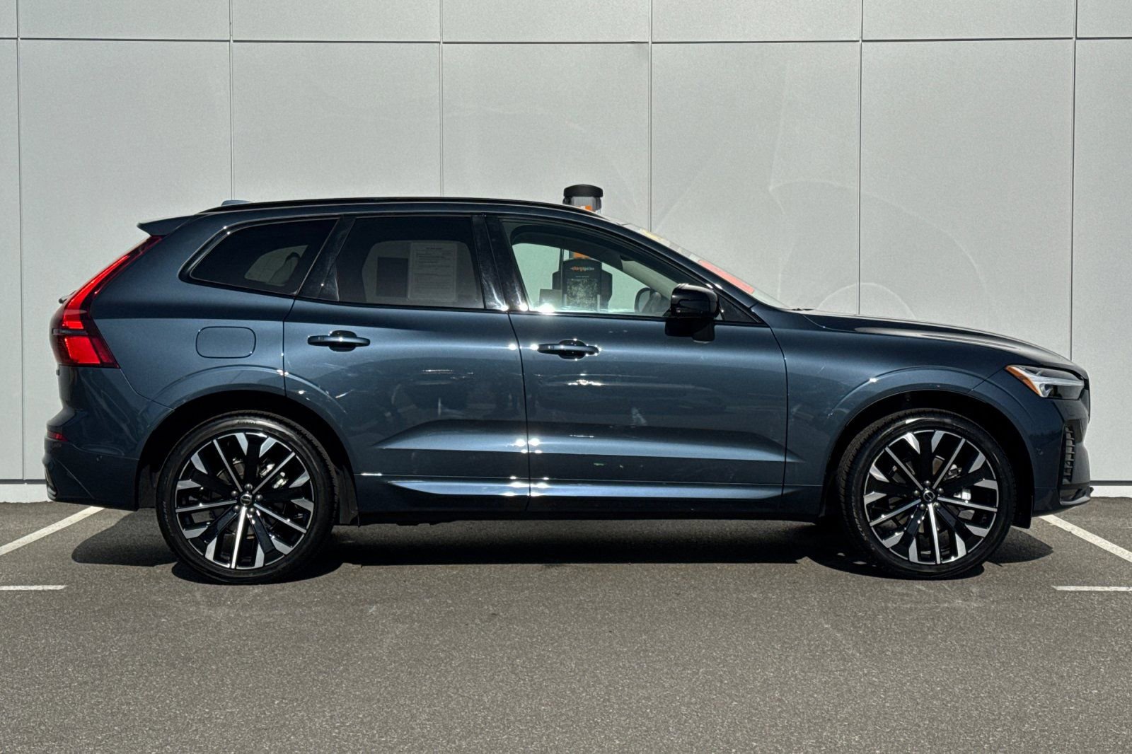 Certified 2026 Volvo XC60 B5 Ultra w/ Protection Package Premier AWD/4WD image 6