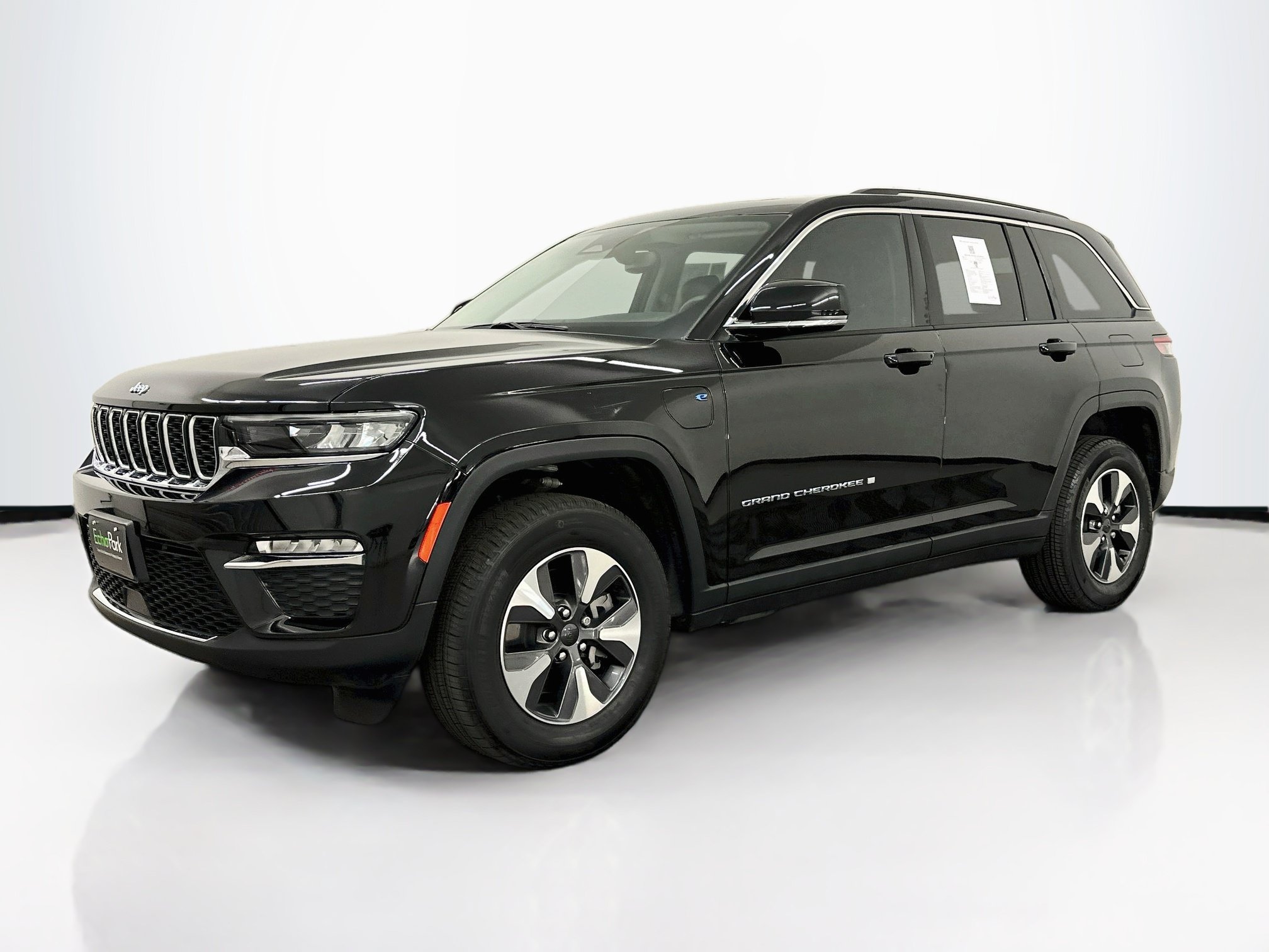 Used 2022 Jeep Grand Cherokee Limited 4xe AWD/4WD image 3