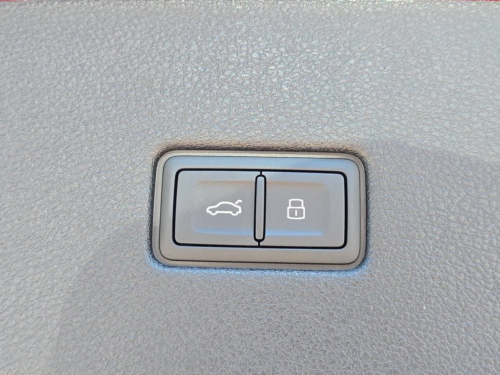 New 2026 Audi SQ8 Prestige AWD/4WD image 13